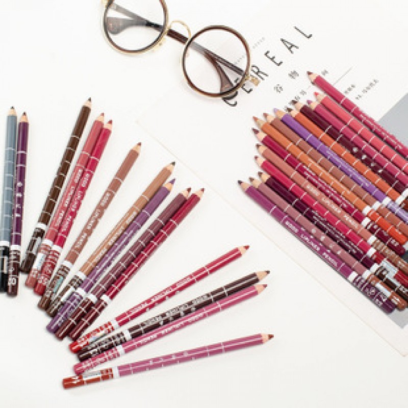 No. 14 Crimson Lip Liner Pencil