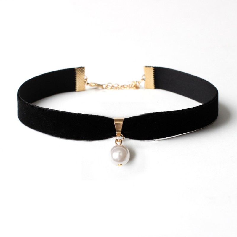Pearl Black Choker