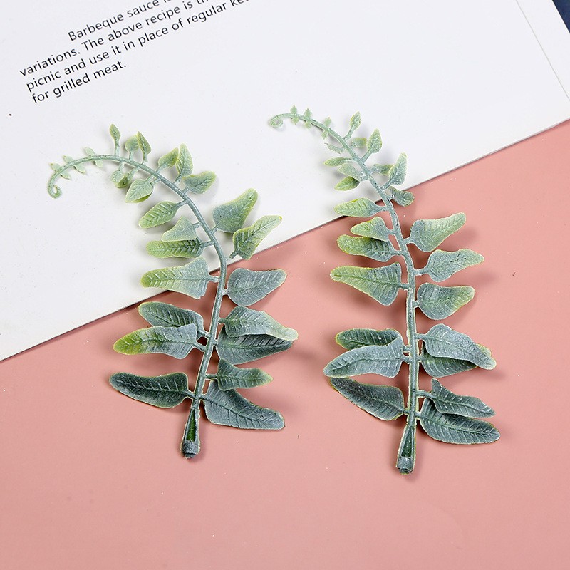 11 Artificial Plant