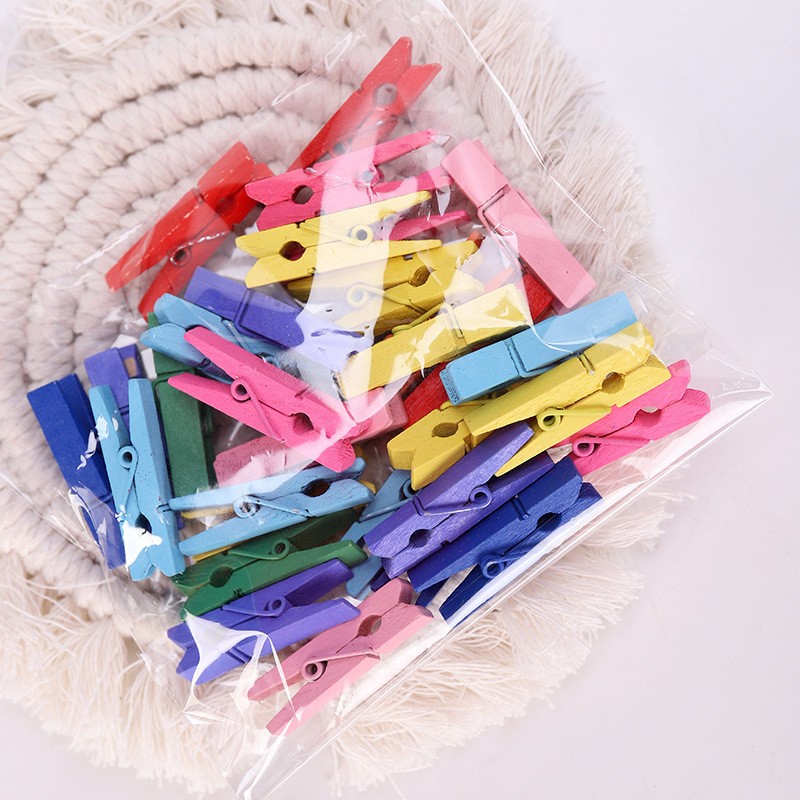 4F2 - 2330 Craft Supplies Clearance