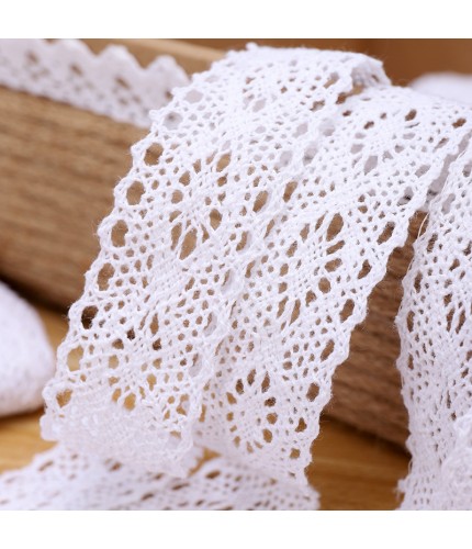 S2 - 14 Whites 28Cm X2M - Roll Cotton Lace Clearance